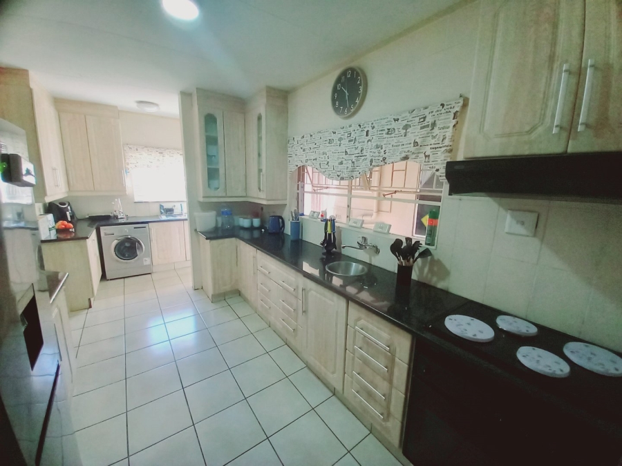 3 Bedroom Property for Sale in Sasolburg Ext 11 Free State